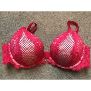 Victoria’s Secret Bombshell Plunge Bra 36B